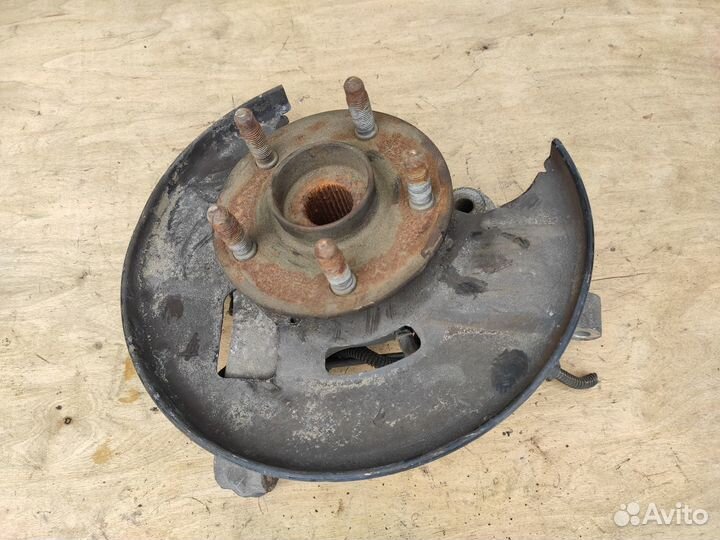 Кулак поворотный левый со ступицей Opel Insignia