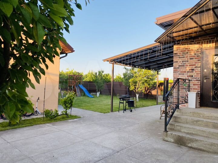 Дом 190 м² на участке 11 сот.