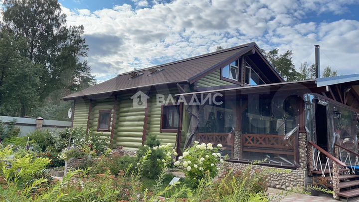 Дом 208 м² на участке 20 сот.