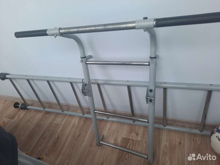 Турник распорный