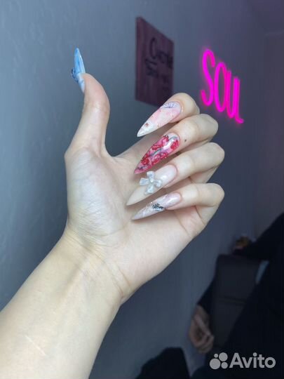 Мастер маникюра и наращивания ногтей