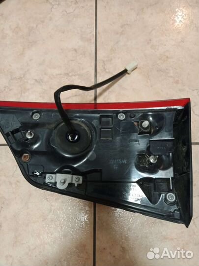 Задний левый внутренний фонарь Митсубиси