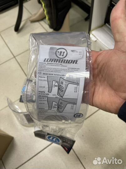 Шлем хоккейный warrior