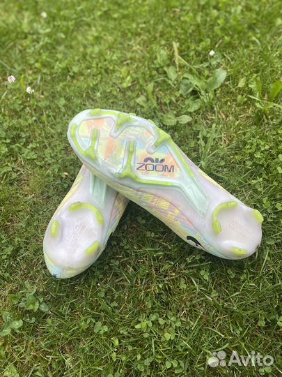 Футбольные бутсы