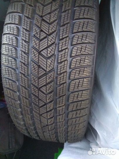 Pirelli Scorpion Winter 285/45 R21 113W