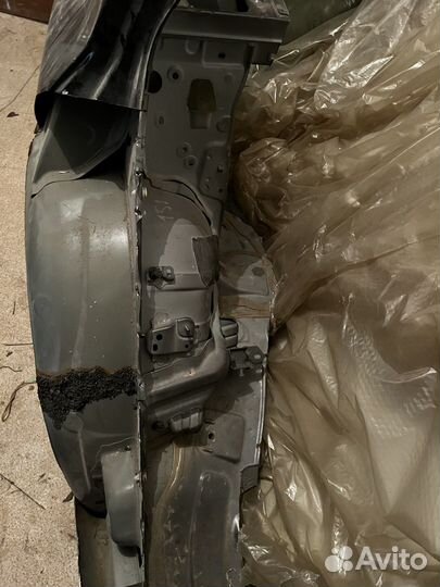 Заднее правое крыло Toyota corolla e150