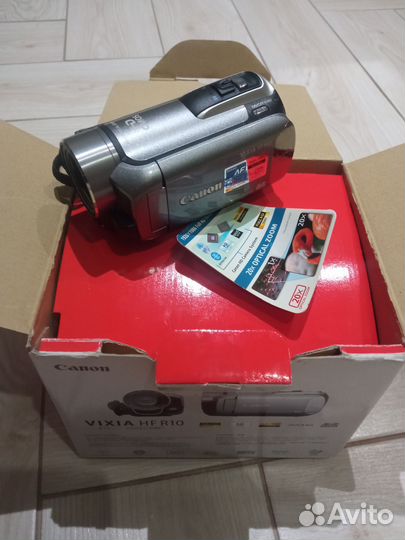 Видеокамера Canon vixia HF R10