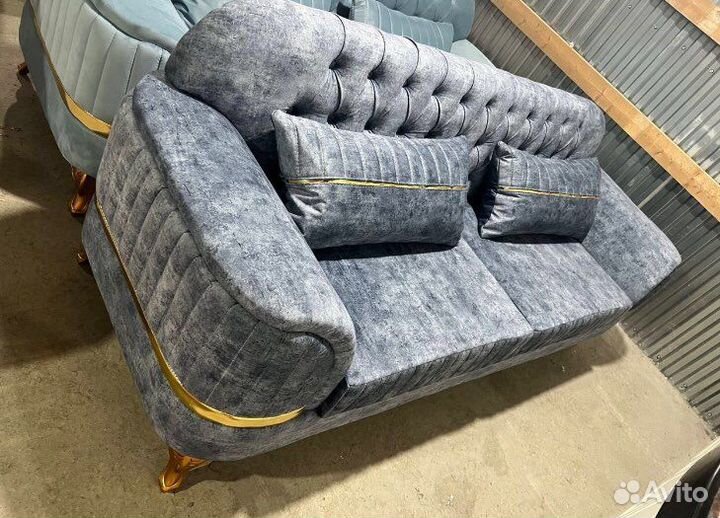 Диван мягкий