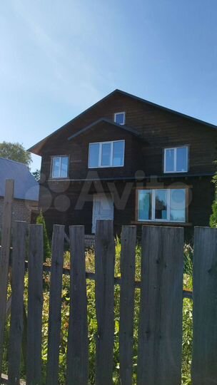 Дом 180 м² на участке 6,5 сот.