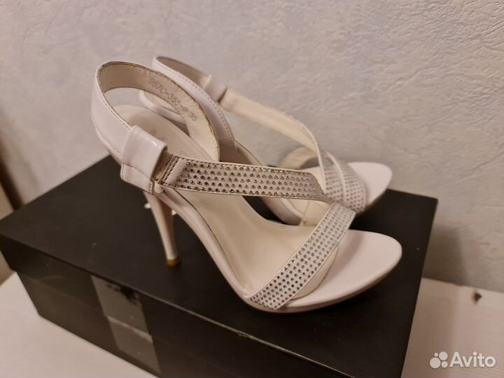 Босоножки женские 35 размер