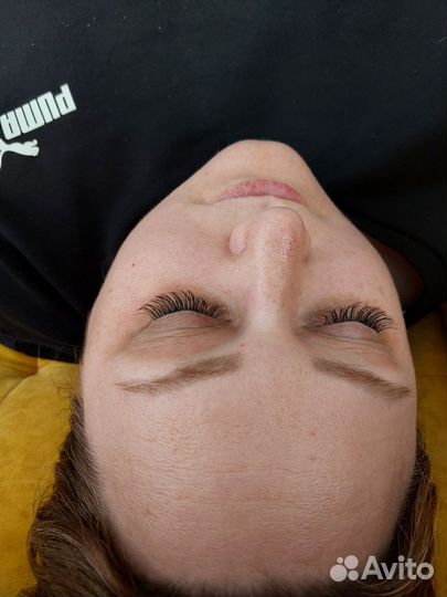 Модель на наращивание ресниц