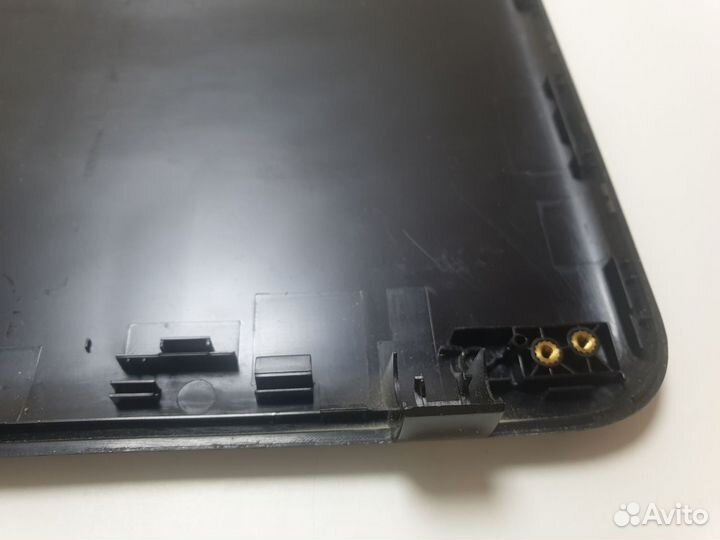 Крышка матрицы Toshiba L870-D5S, дефект