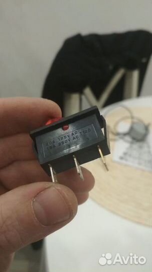 Переключатель красный с подсветкой