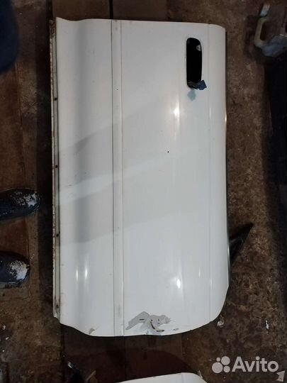 Передняя дверь Toyota Mark 2