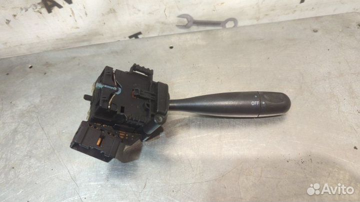 Подрулевой переключатель поворотников Toyota