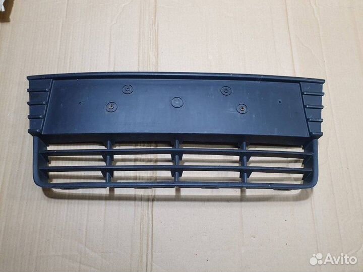 Площадка номерного знака Ford Focus 3