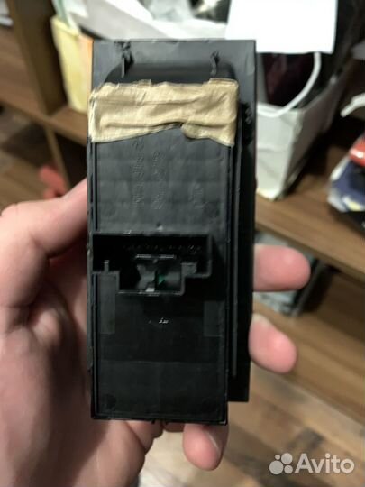 Блок управления стеклоподъемника skoda octavia А7