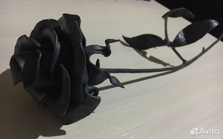 Роза кованая