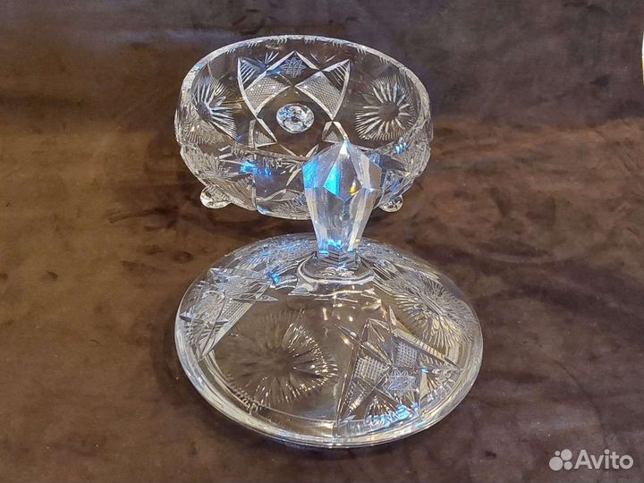 Хрустальные конфетницы с крышкой Чехия