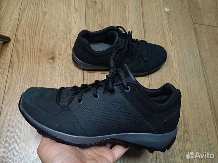 Кроссовки Adidas Daroga Plus Lea GW3614