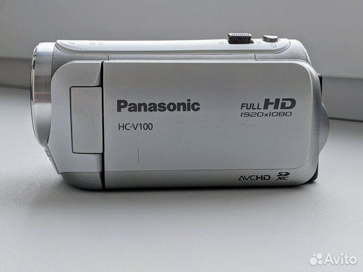 Видеокамера Панасоник HC-V100, Zoomm 42x