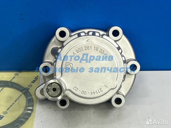 Крышка тормозного цидиндра Мерседес Актрос в сборе