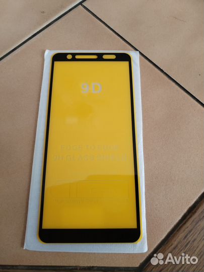 Защитные стекла на телефоны, чехлы