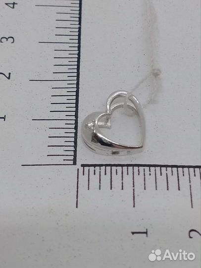 Золотая подвеска с камнем