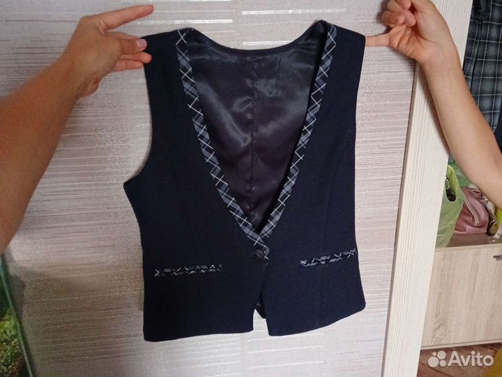 Шжилет на девочку 