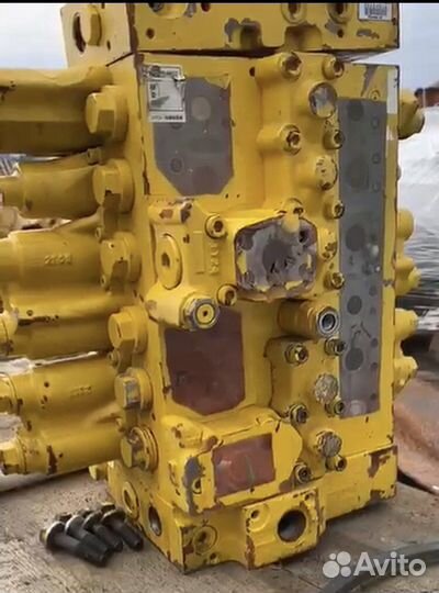 Гидрораспределитель Komatsu PC400-7