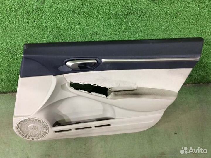 Обшивка двери передняя правая Honda Civic FD3 LDA