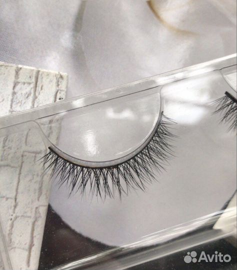 Накладные ресницы и самоклеющиеся патчи