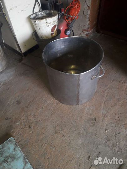Бак из нержавейки (высота40 с м диаметр45 )