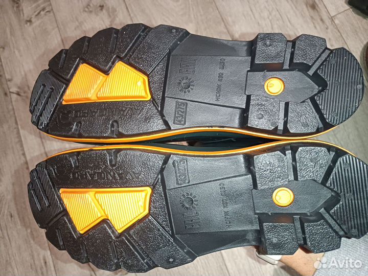 Резиновые сапоги