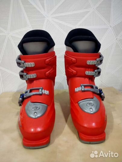 Продаю детские горнолыжные ботинки Tecnica