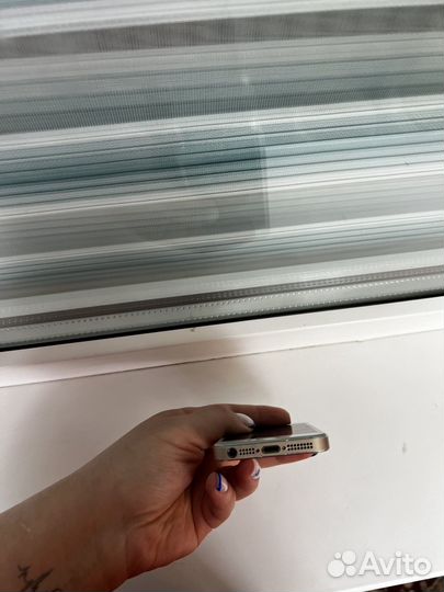 Телефон iPhone 5s