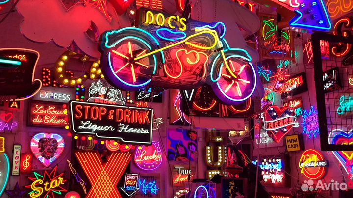 Неоновые вывески, оформление и дизайн помещений