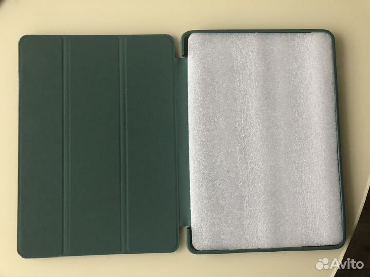 Чехол на iPad 9.7