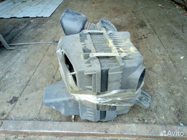 Mitsubishi Outlander CU корпус воздушного фильтра