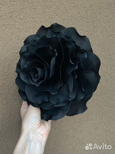 Брошь-цветок из шелка 20 см