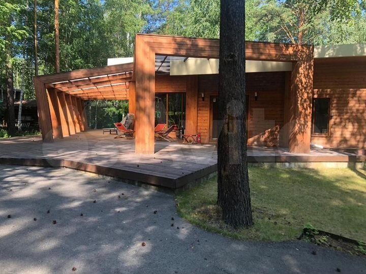 Дом 352 м² на участке 100 сот.