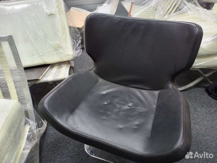 Кожаное кресло