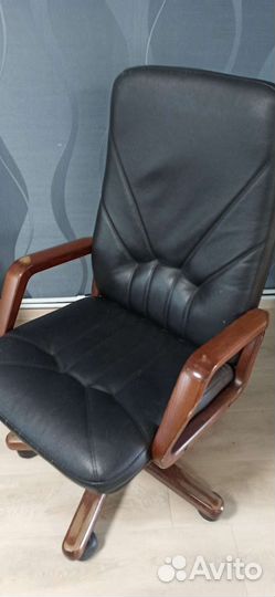 Компьютерное кресло руководителя