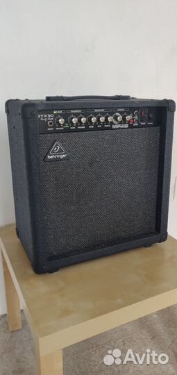 Комбоусилитель Behringer GTX30