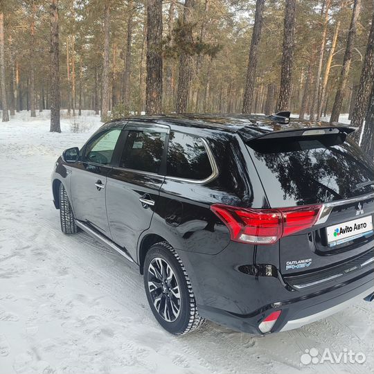 Mitsubishi Outlander 2.0 AT, 2015, 140 300 км