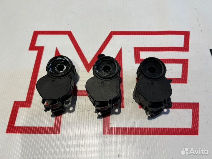 Моторчик привода заслонки печки Renault Kaptur H5