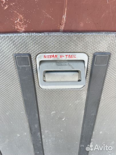Обшивка багажника Nissan X-Trail T30