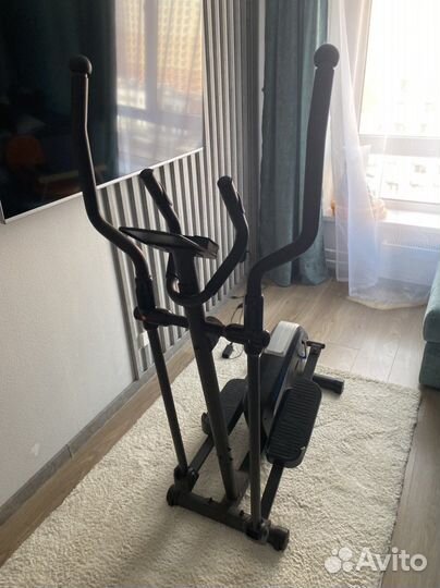 Эллиптический тренажер Evo Fitness Jess