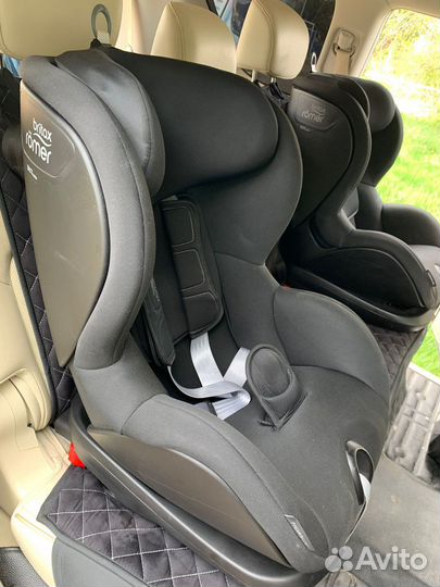 Britax Romer Trifix 2 i-size Cosmos Black