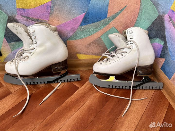 Професиональные фигурные коньки Риспорт RF3